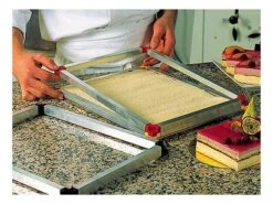 Cadre Superposable Spécial Guitare - Kit De Base - 38 X 38 Cm - Matfer -Fournitures De Pâtisserie cadre superposable special guitare 3 main 650